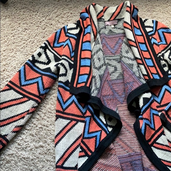 Francesca’s Sweater - Picture 4 of 9